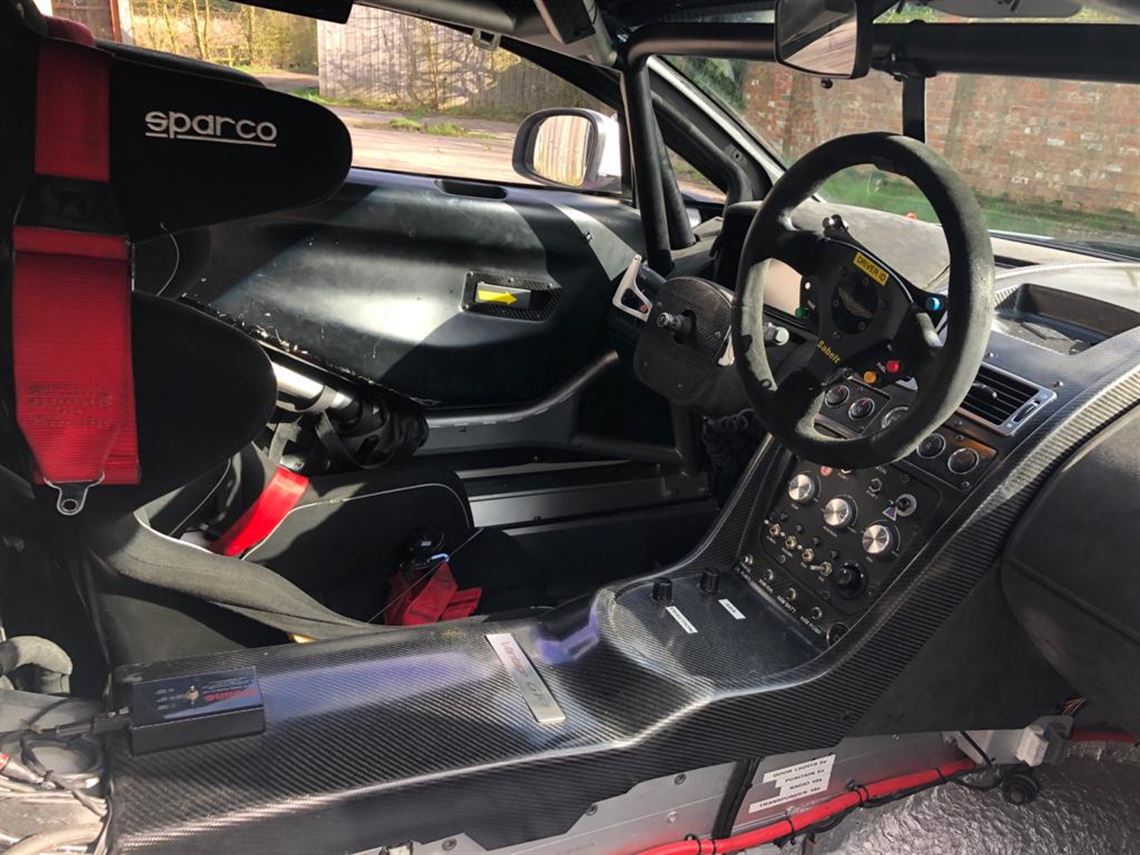aston-martin-v8-vantage-gt4-093-zero-hours-en