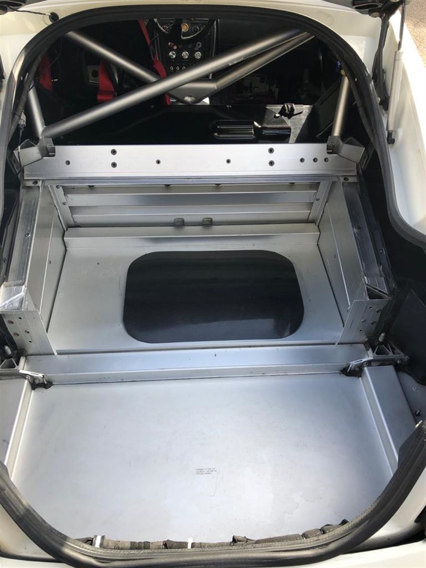 aston-martin-v8-vantage-gt4-093-zero-hours-en