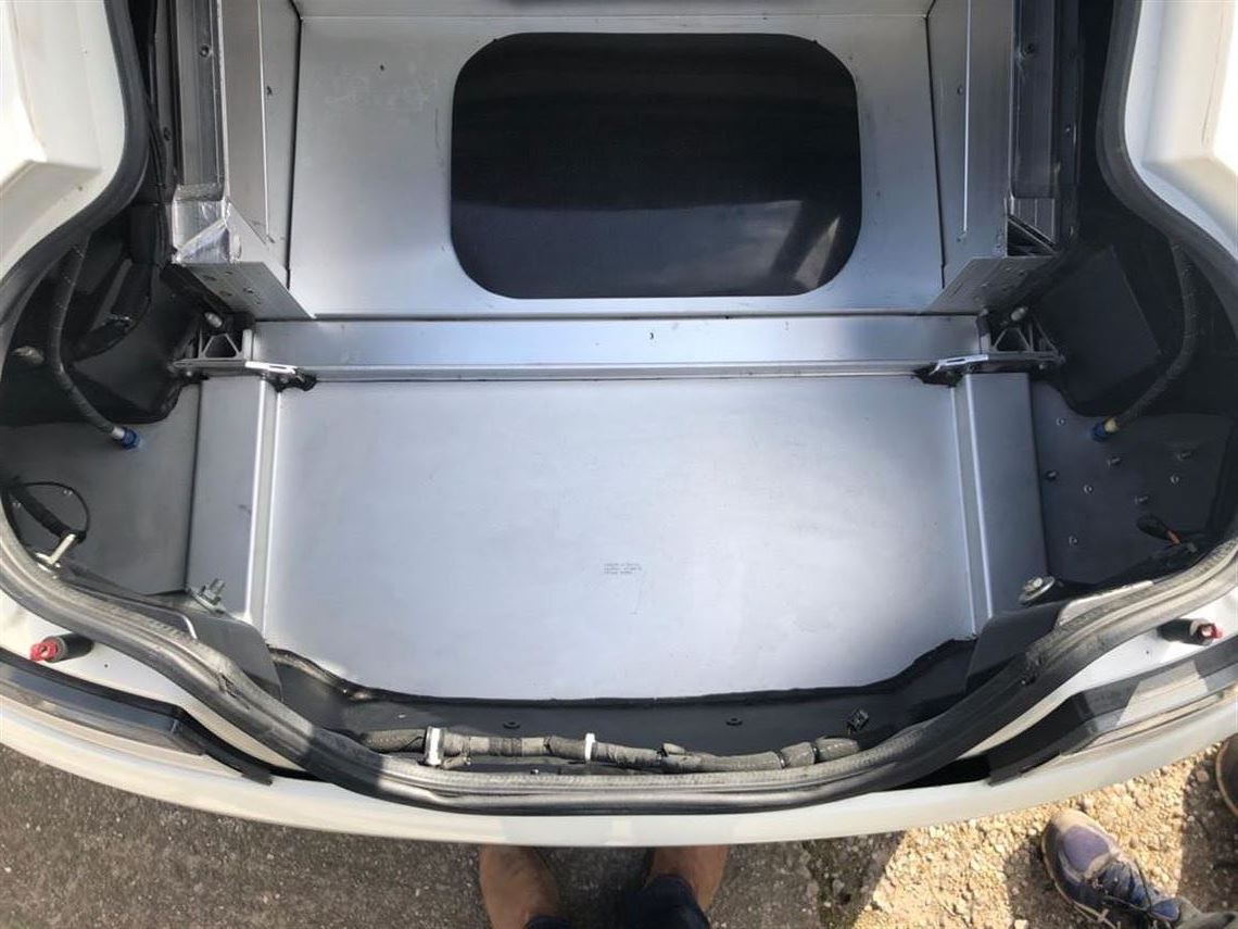 aston-martin-v8-vantage-gt4-093-zero-hours-en