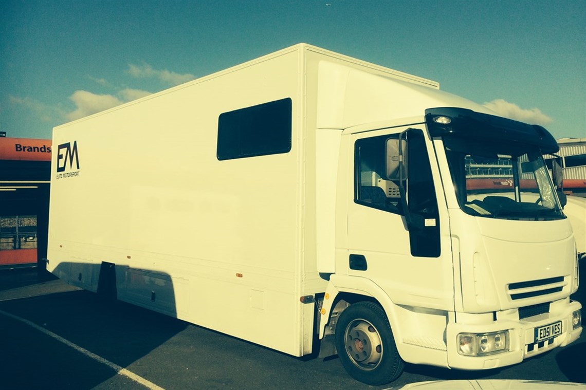 white-iveco-75-ton-race-truck-low-mileage-500