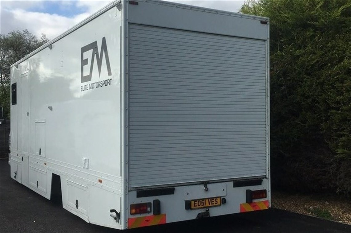 white-iveco-75-ton-race-truck-low-mileage-500