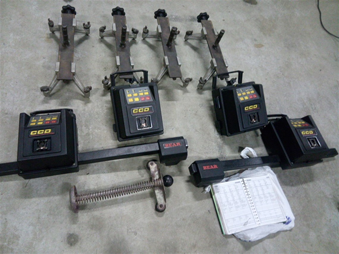 bear-pace---laser-4-wheel-alignment-system