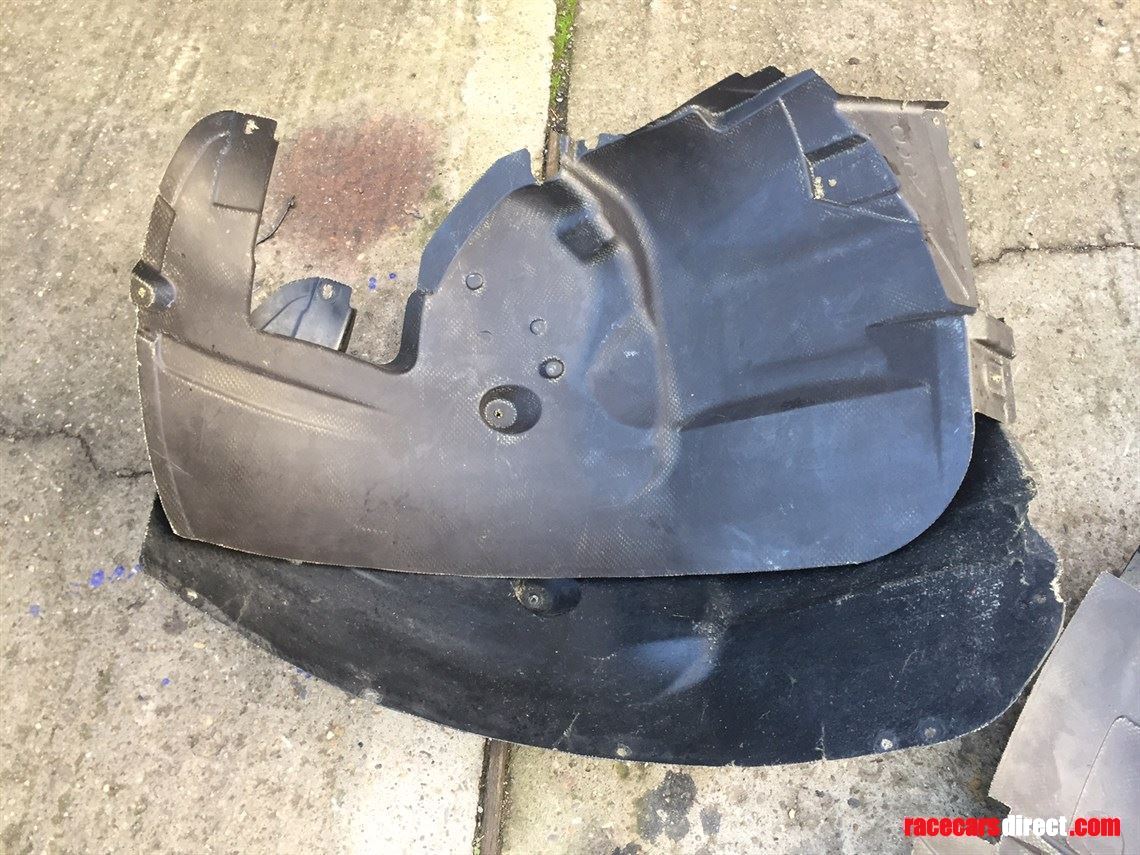 bmw-e90-btccwtcc-carbon-wheel-arch-trims