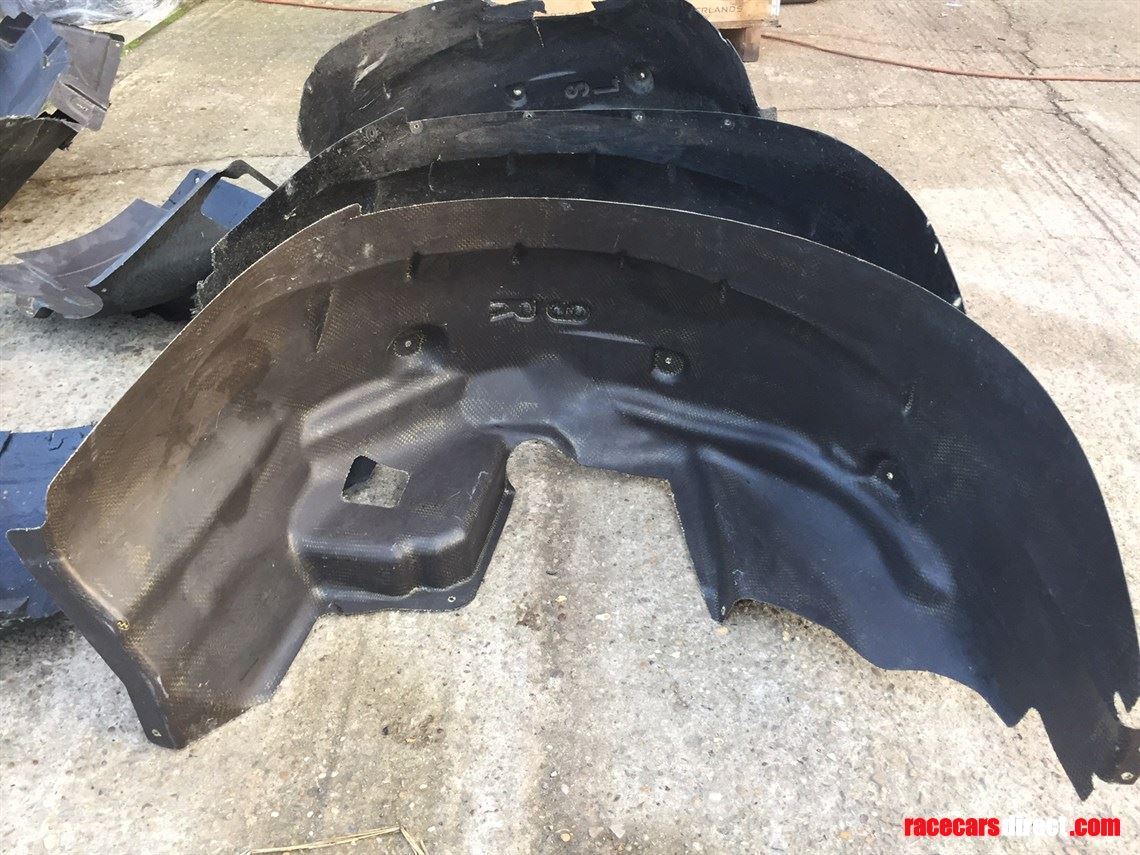 bmw-e90-btccwtcc-carbon-wheel-arch-trims