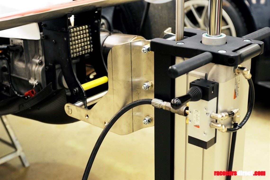 jwa-bespoke-air-lifts-for-professional-motor