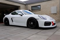 porsche-cayman-gt4-clubsport-racecar