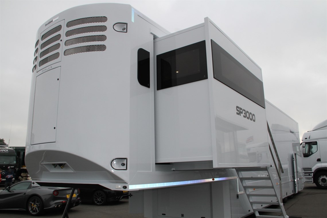 available-now-luxury-brookland-speed-transpor