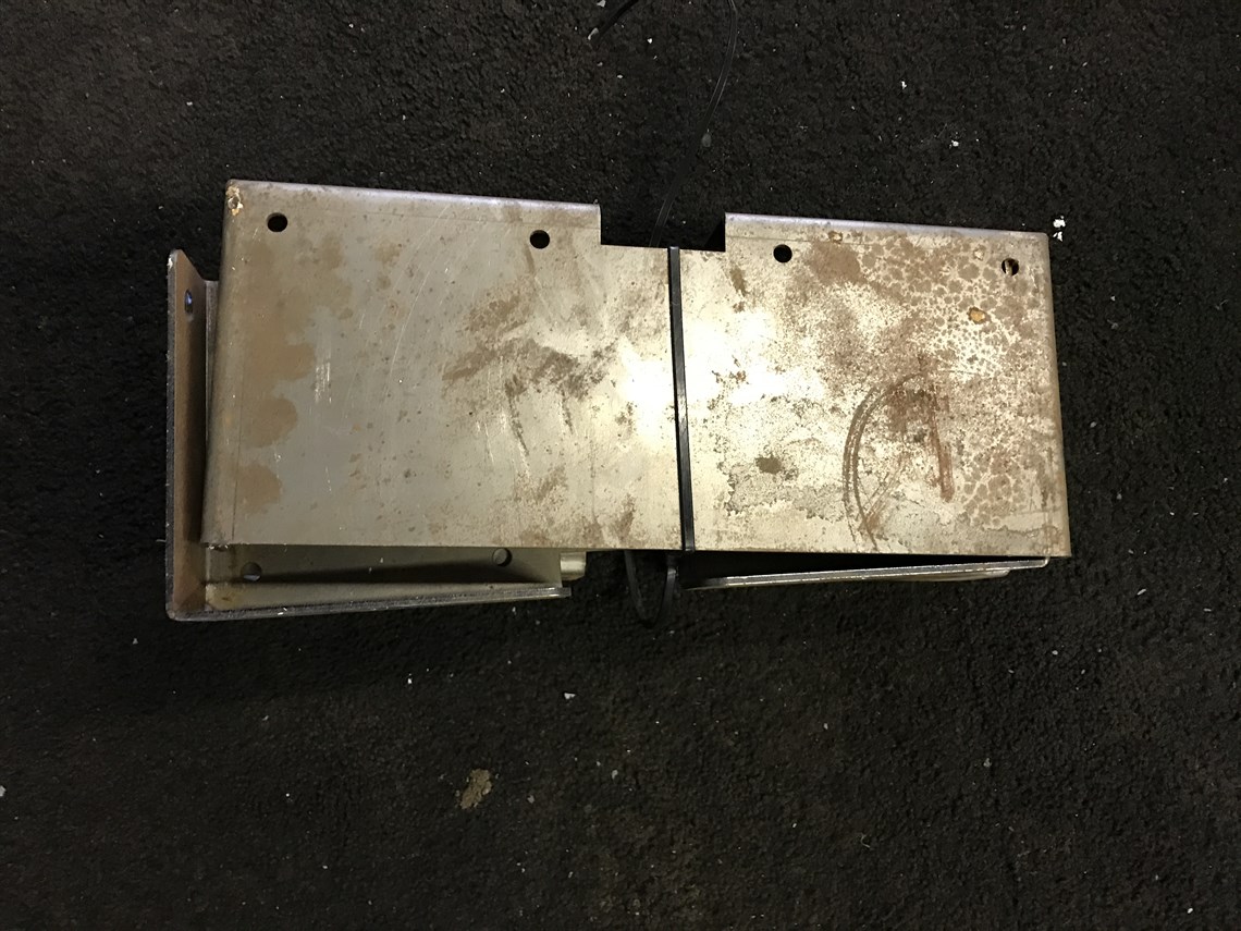 longacre-set-up-table