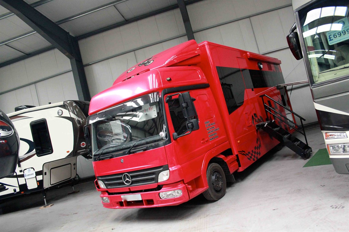 mercedes-atego-818-race-motorhome