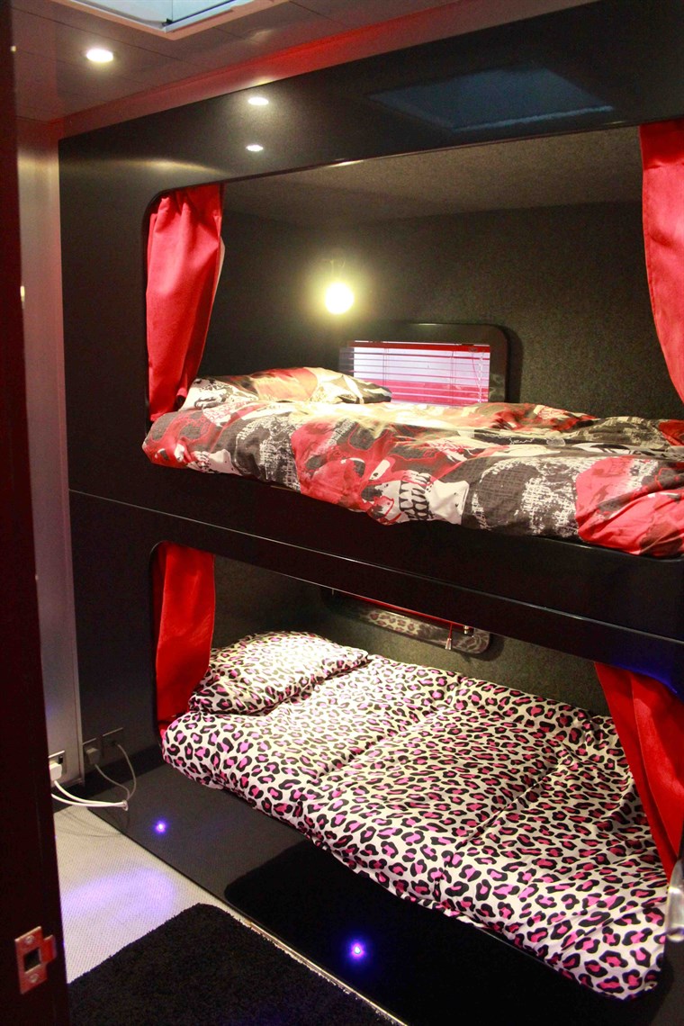 mercedes-atego-818-race-motorhome