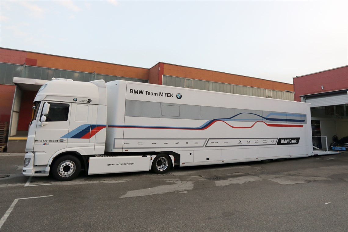 bmw-dtm-schuler-racetrailer-for-3-cars-and-of