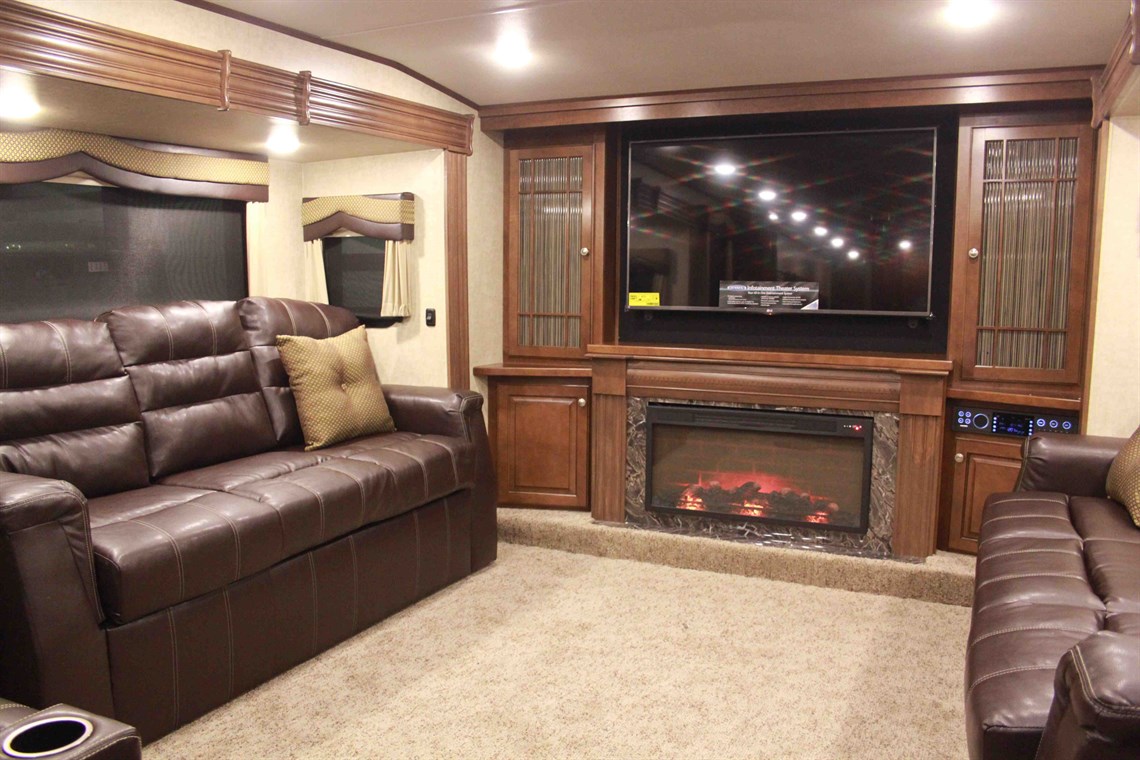 heartland-big-country-3900-flp