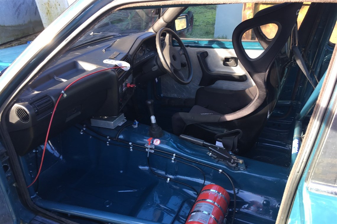 bmw-320i-e30-racecar-prodbmw-toyo-racing-salo