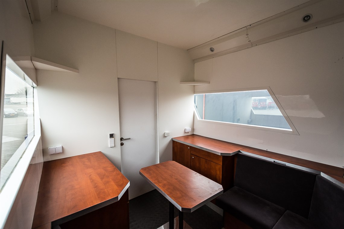 racetrailer-office-double-deck-airconditionin