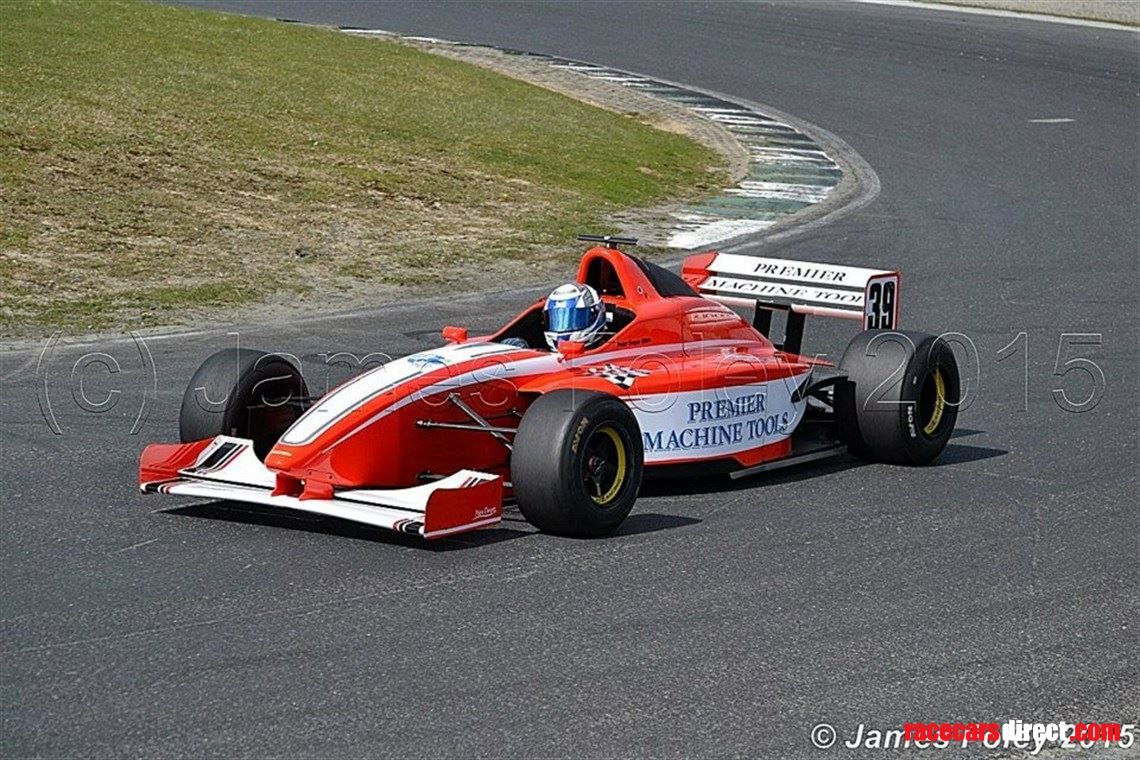 lola-t9650-rolling-no-engine