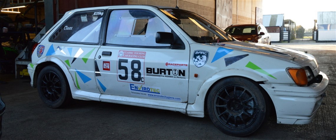 white-fiesta-xr2i---last-raced-in-blue-oval-c