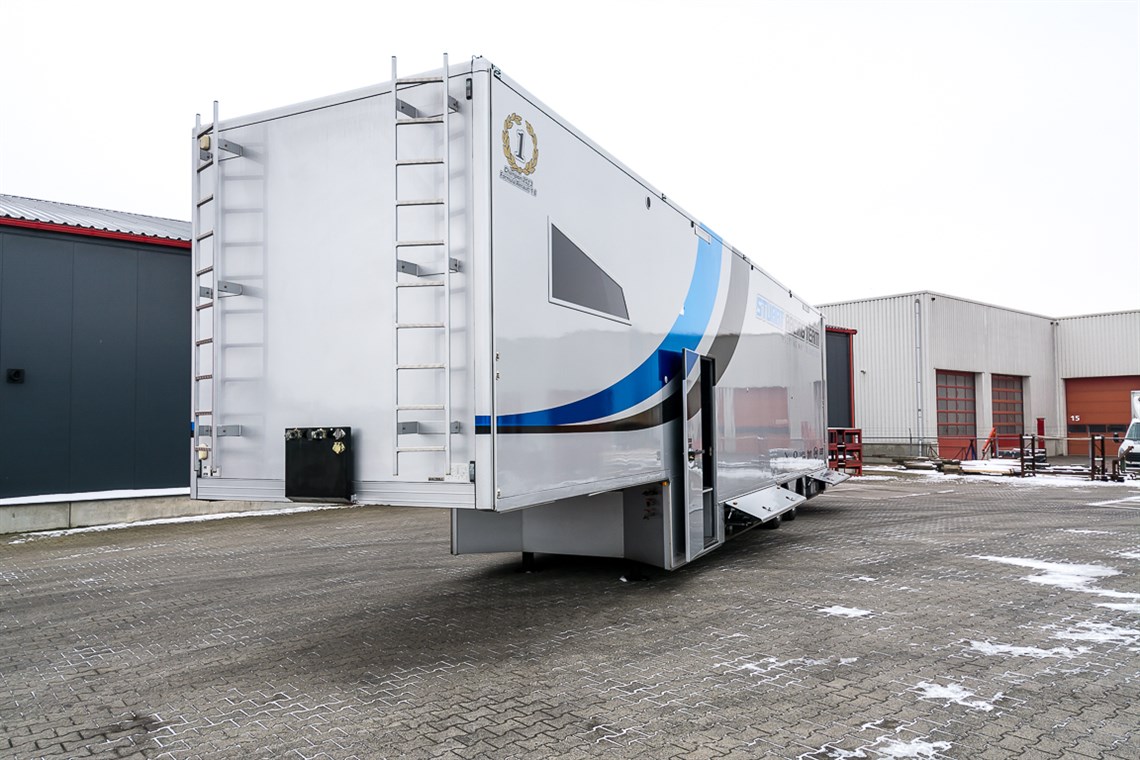 racetrailer-office-kitchen-toiletbadroom-and