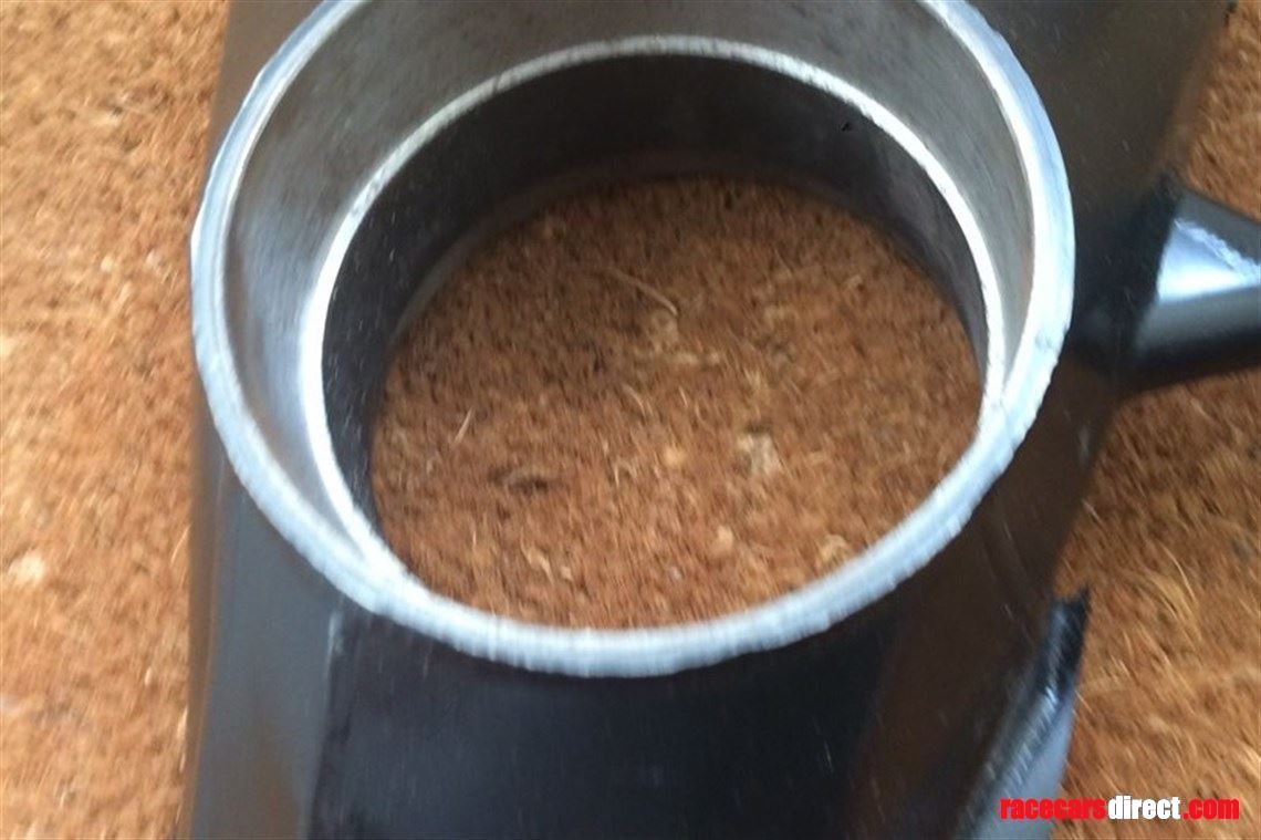 lola-formula-3-uprights-and-hubs