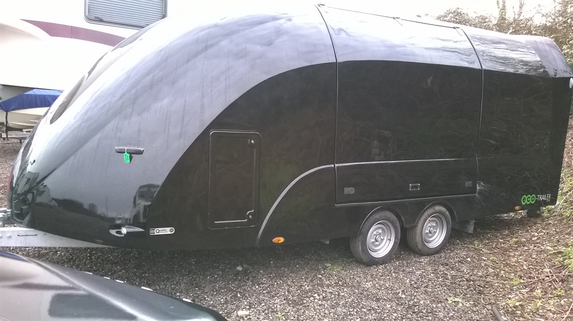 enclosed-race-car-trailer