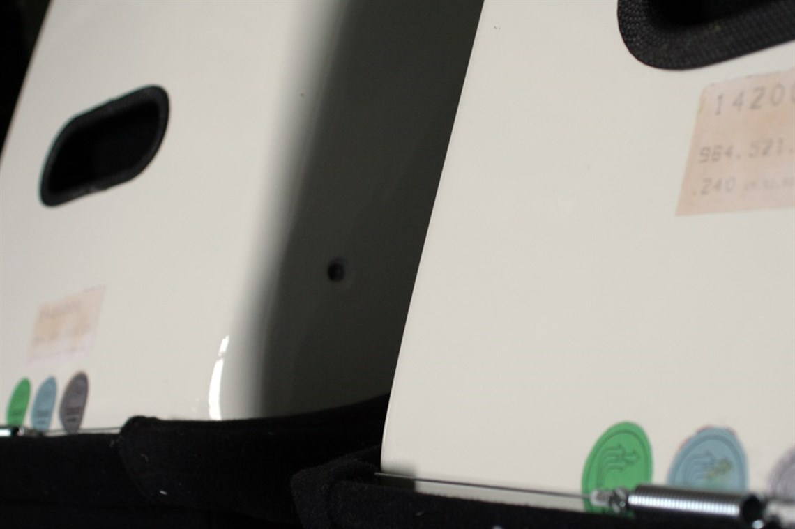 genuine-porsche-964rs-n-gt-recaro-seats