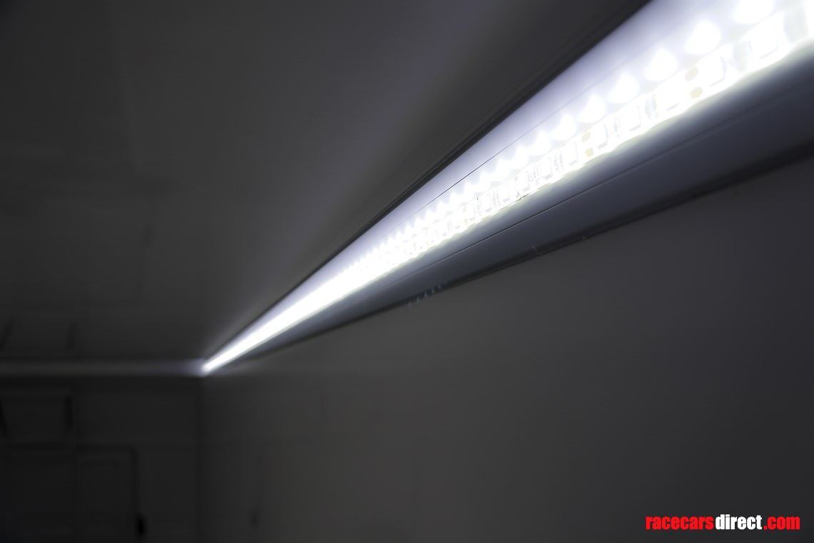 motorsport-shuttle-f26-incl-lowering-electic-