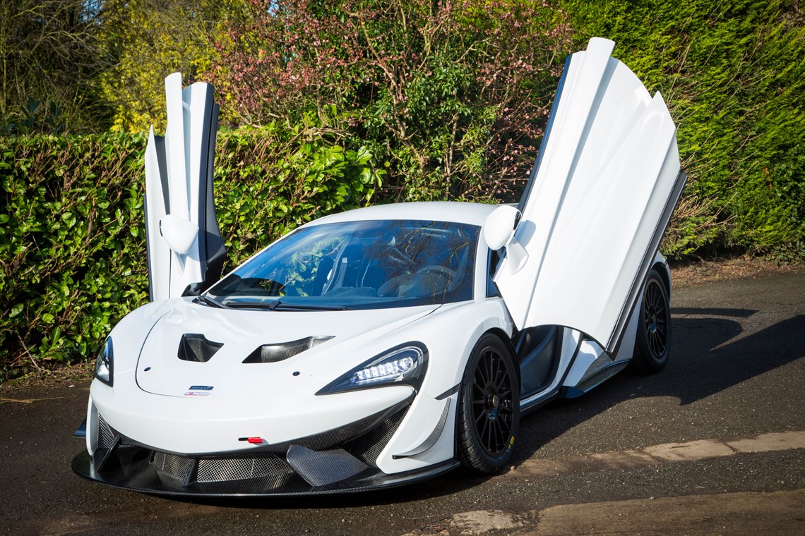 british-gt-drive-available-in-a-mclaren-570s