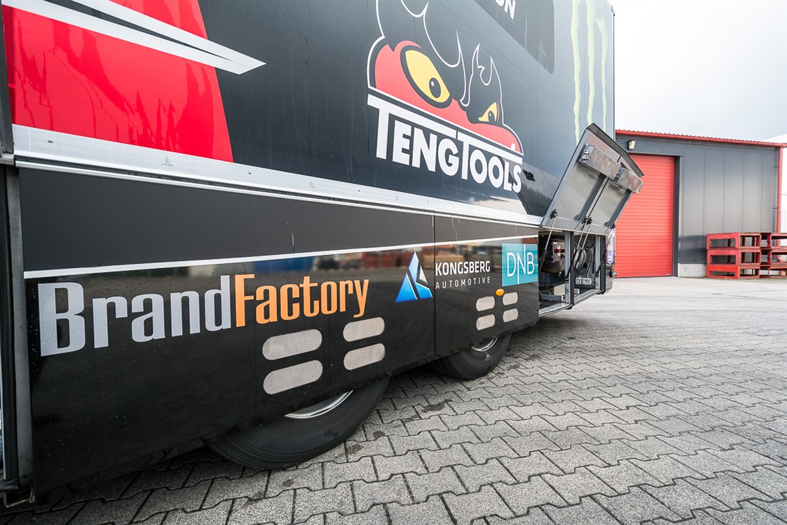 race-trailer-of-petter-solberg-slide-outs-ver