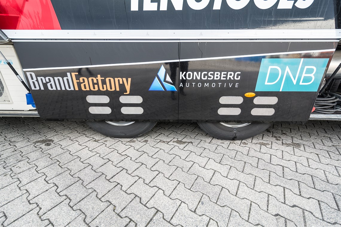 race-trailer-of-petter-solberg-slide-outs-ver