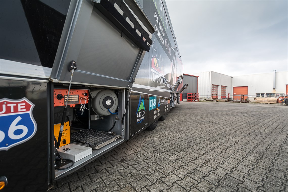 race-trailer-of-petter-solberg-slide-outs-ver