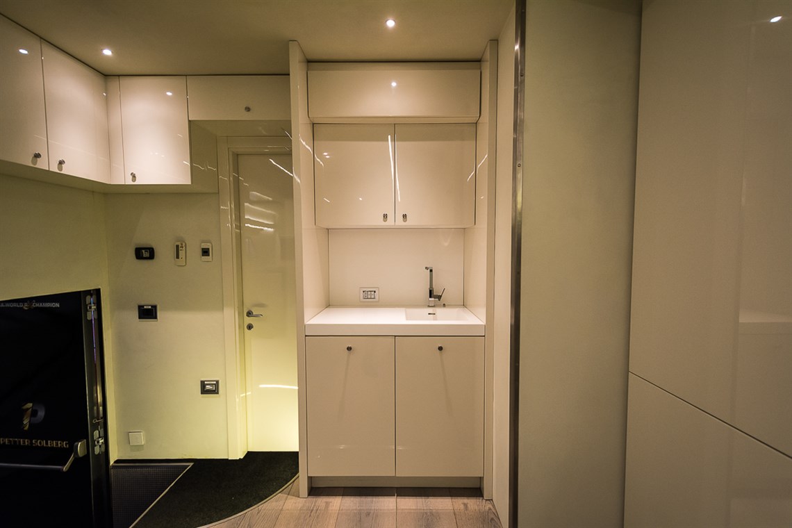 race-trailer-of-petter-solberg-slide-outs-ver