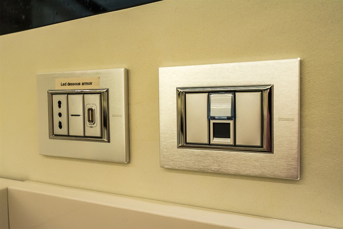 race-trailer-of-petter-solberg-slide-outs-ver