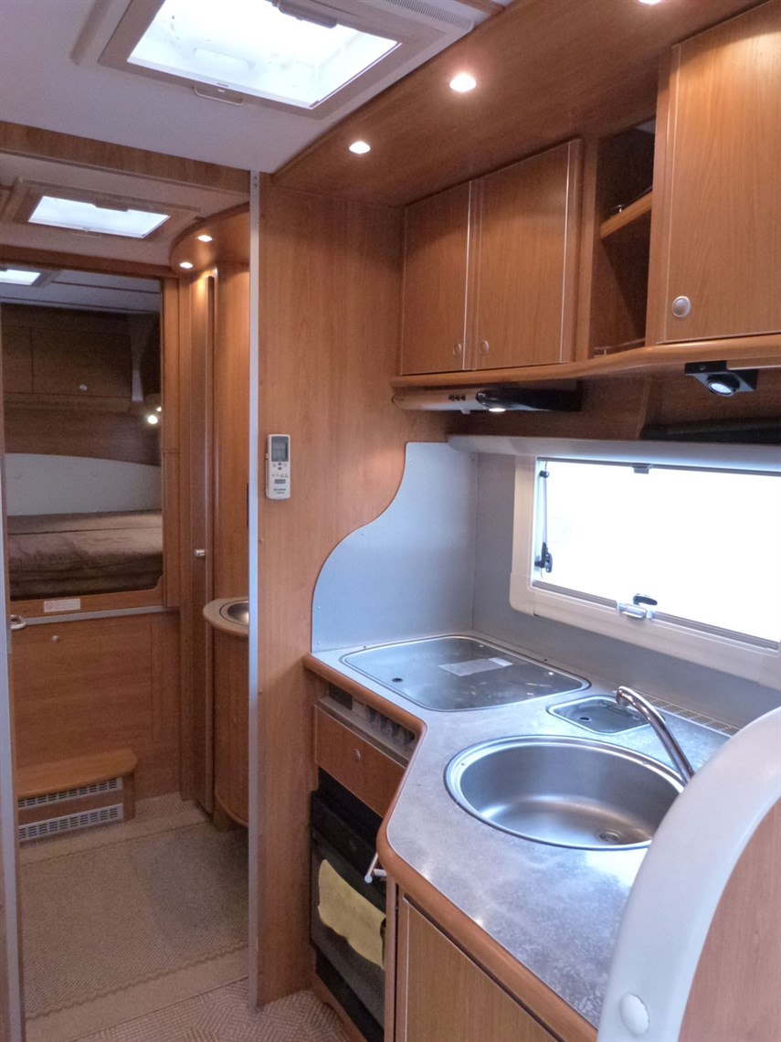 2008-dethleffs-globetrotter-xxl