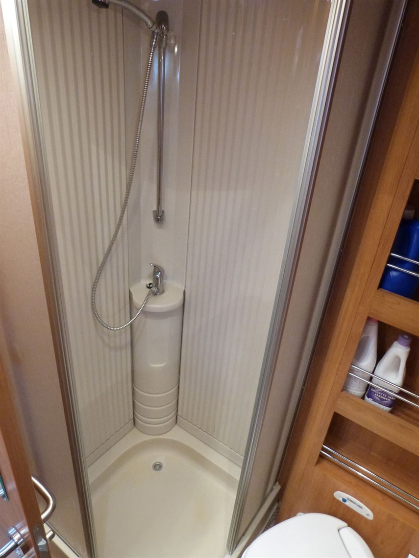 2008-dethleffs-globetrotter-xxl