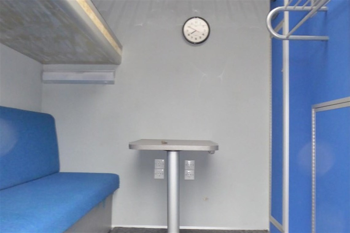 1-car-transporterworkshopoffice