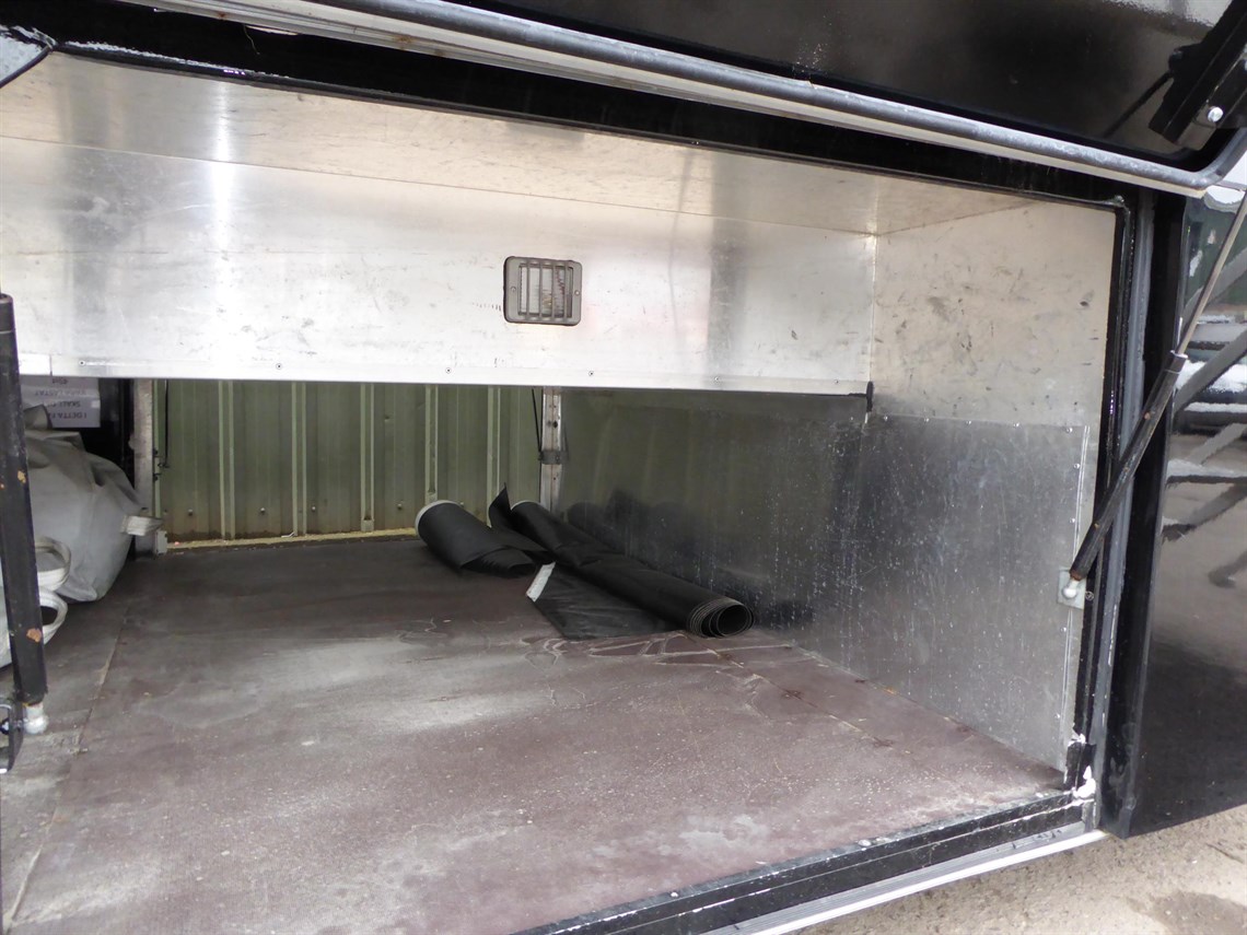 1-car-transporterworkshopoffice