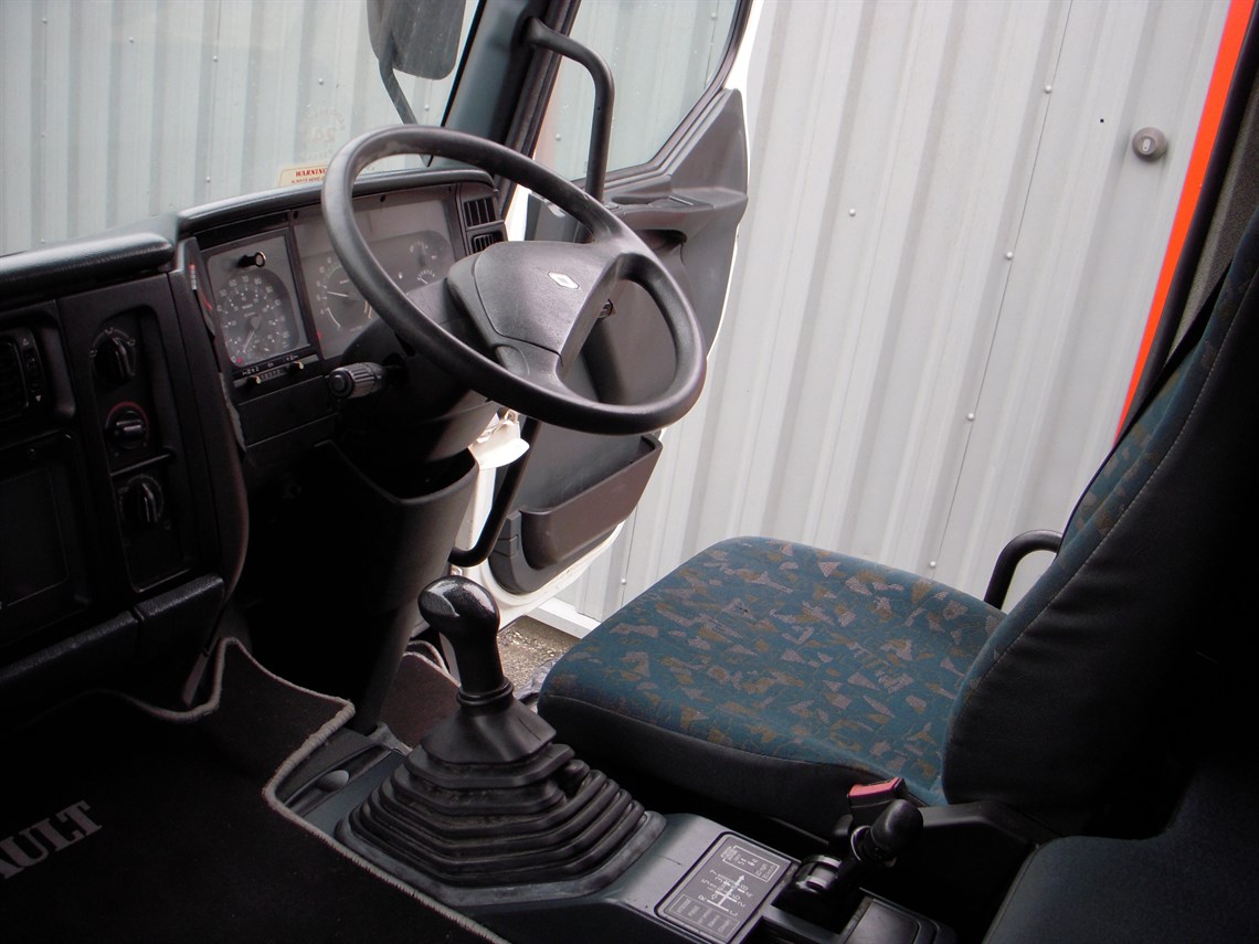 renault-race-transporter-with-awning-pit-bike