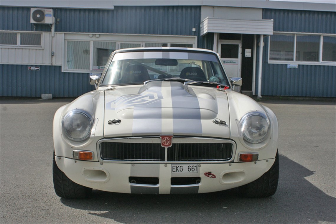 mgb-gt-v8-sebring