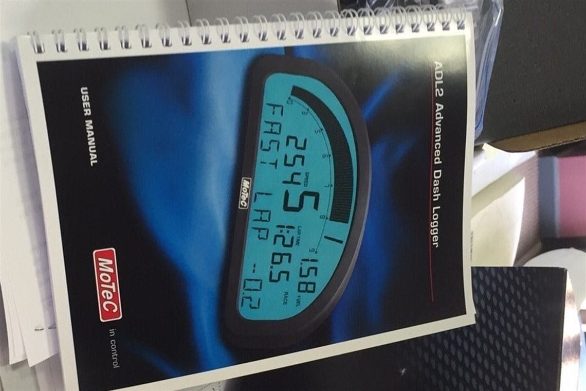 motec-adl2-dash-logging-display-new-150000