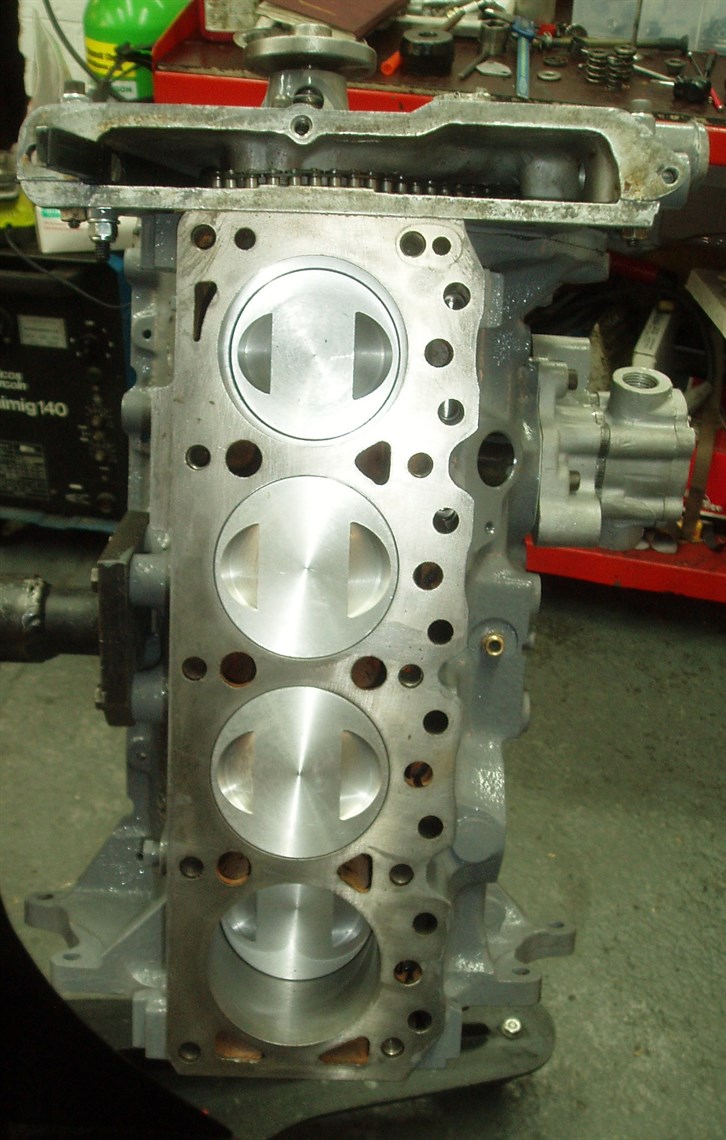 lotus-twin-cam-race-engine