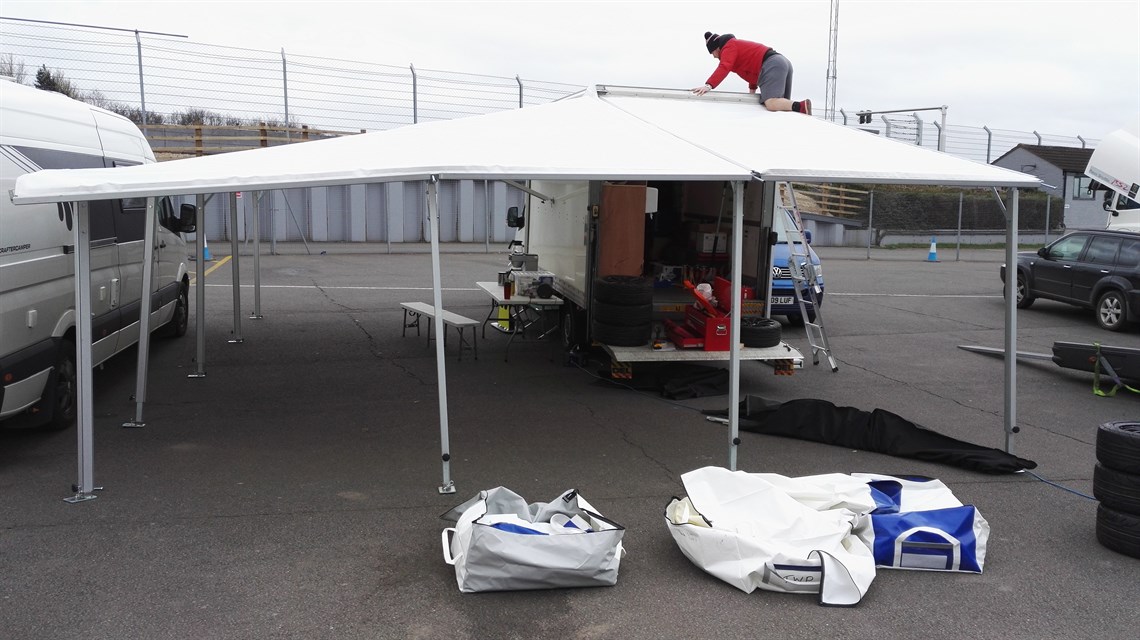 vw-crafter-box-van-l-shaped-awning