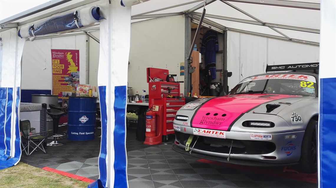 vw-crafter-box-van-l-shaped-awning