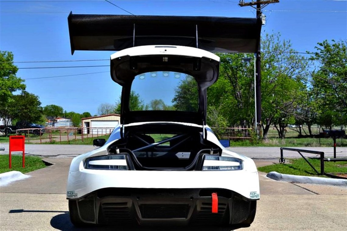 2013-aston-martin-gt3-race-car