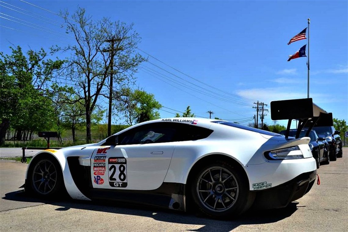 2013-aston-martin-gt3-race-car