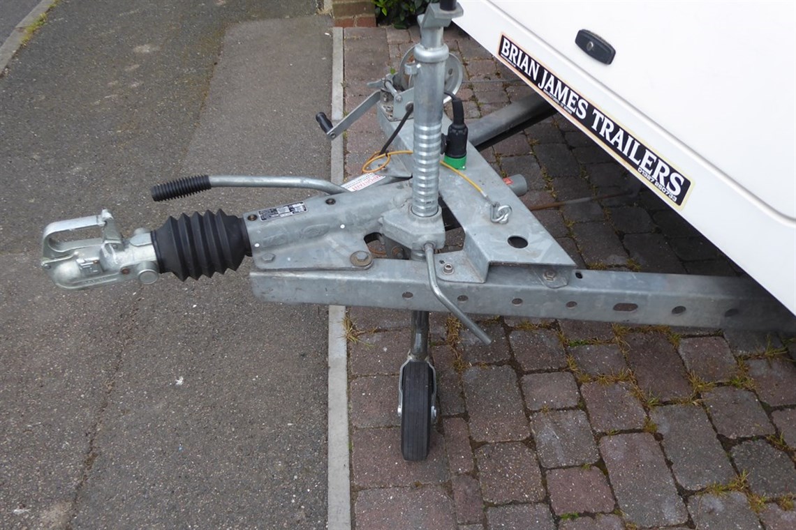 brian-james-minno-shuttle-trailer