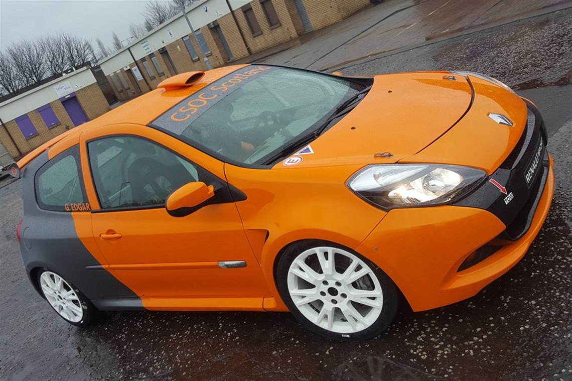 clio-cup-race-car