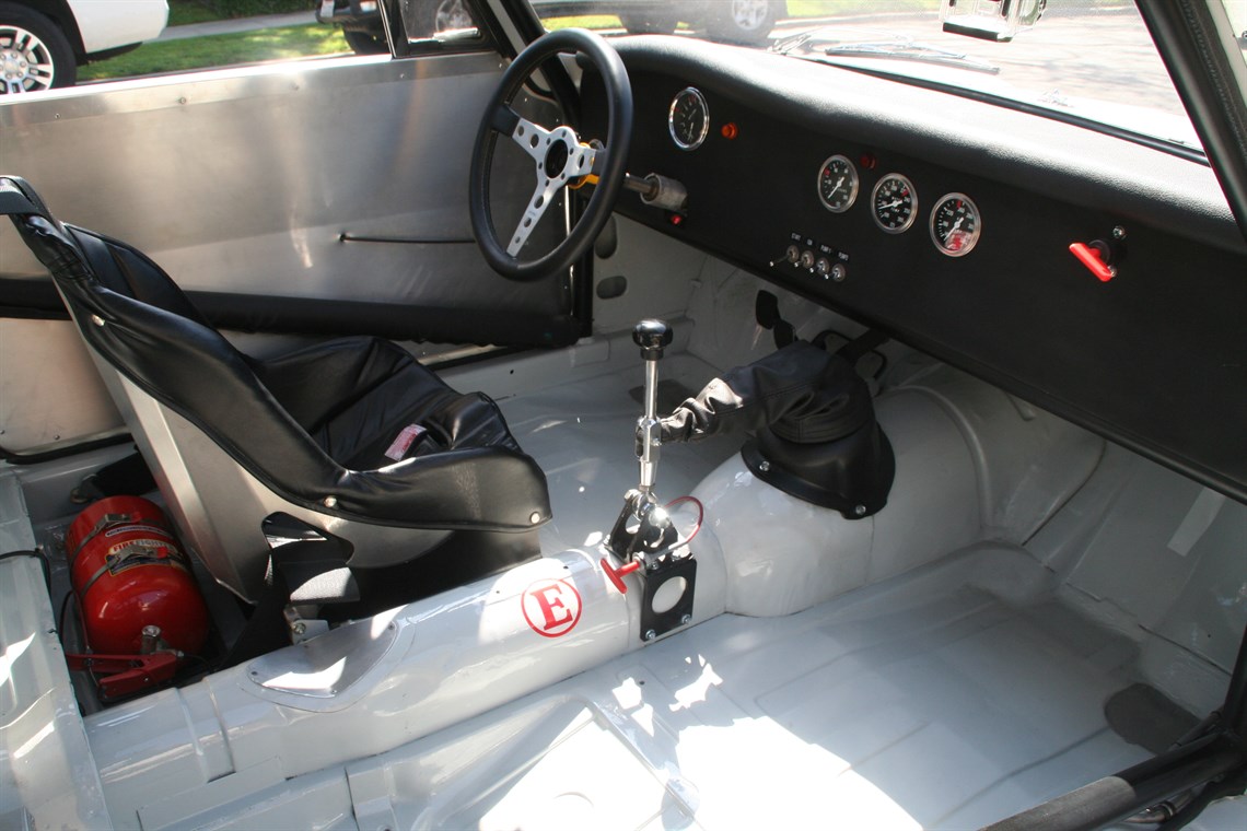 1967-alfa-romeo-giulia-gtv-stepnose