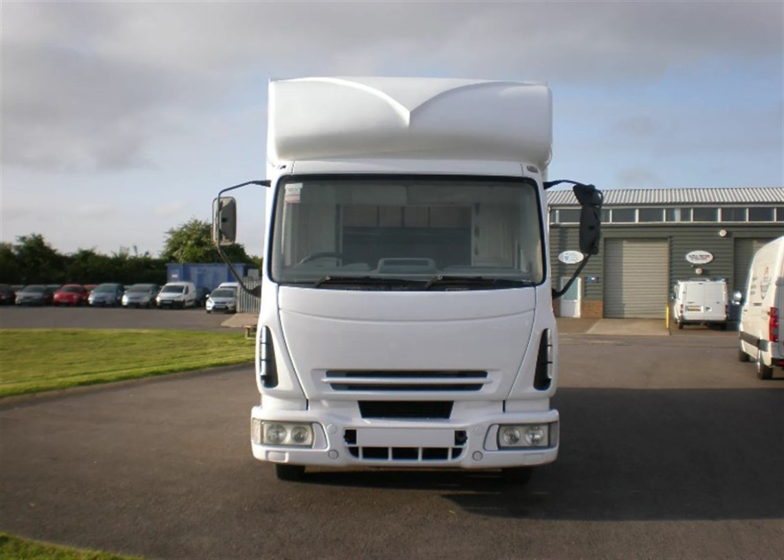 iveco-cargo-75t-race-transporter