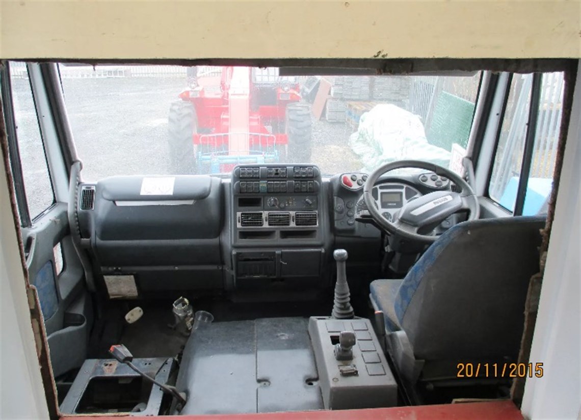 iveco-cargo-75t-race-transporter