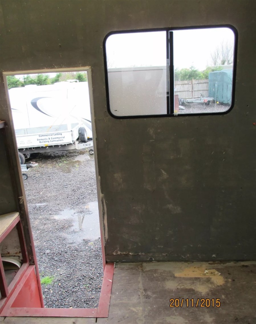 iveco-cargo-75t-race-transporter