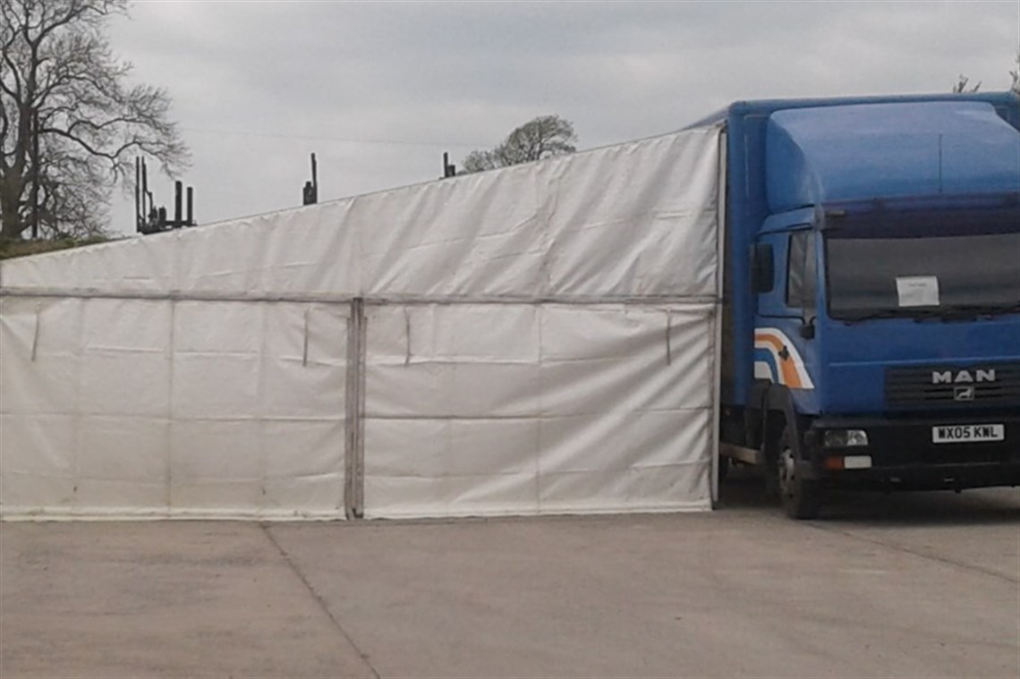 75-ton-race-truck-and-awning